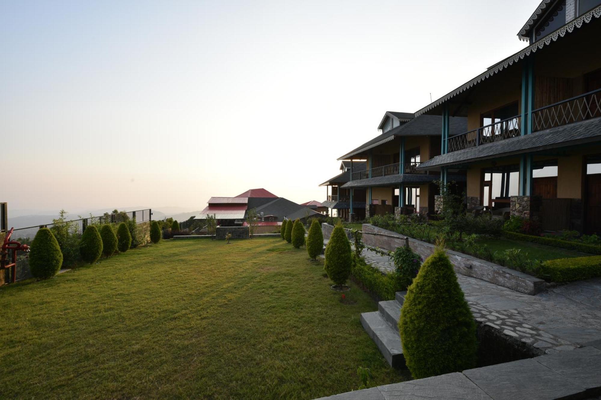 Tiaraa Jujurana Resort & Spa Dharamshala Dış mekan fotoğraf
